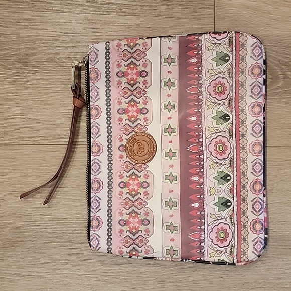 Johnny Was Handbags - JOHNNY WAS CASSIE FLAT CLUTCH